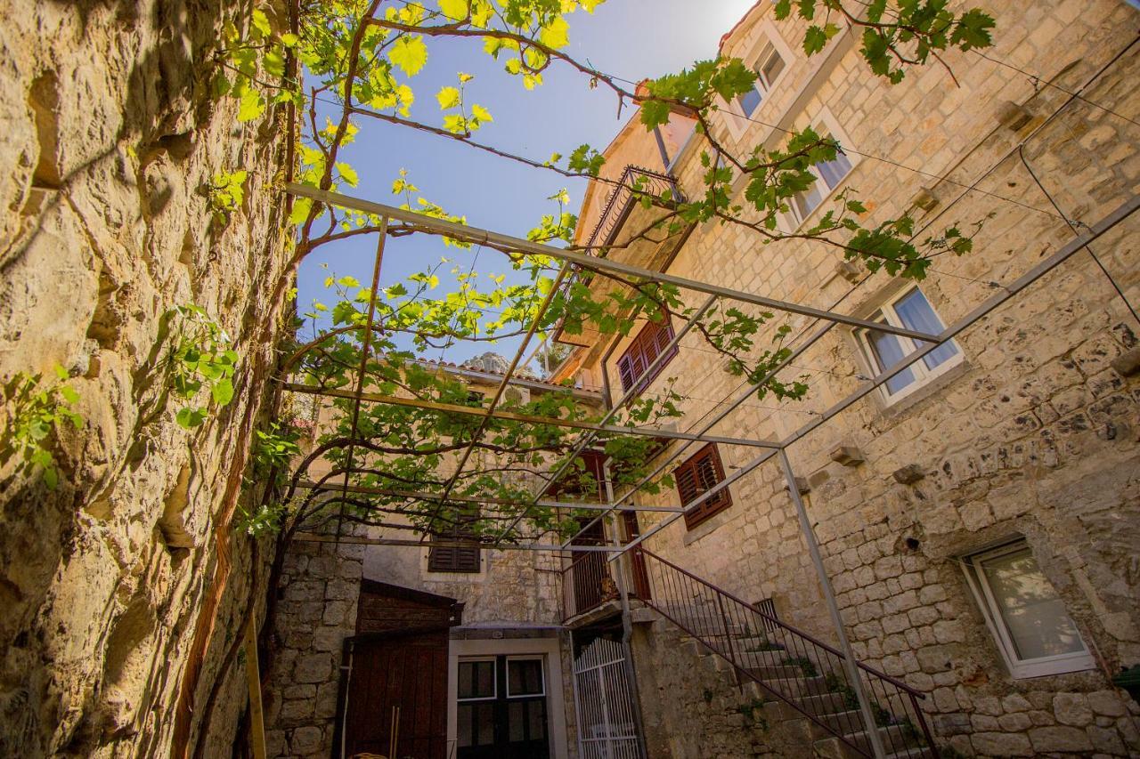 Hostel Omis Exterior photo